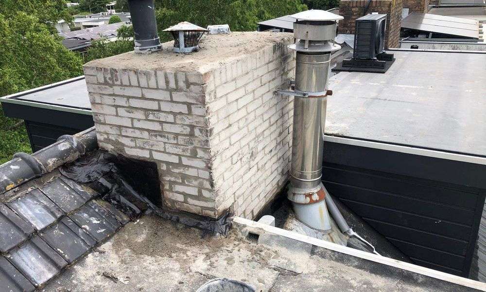 Schoorsteen volledig gerenoveerd